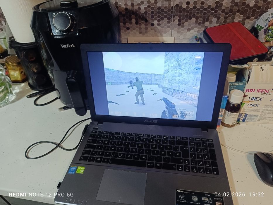 Laptop Asus I5 cu 12g RAM și SSD