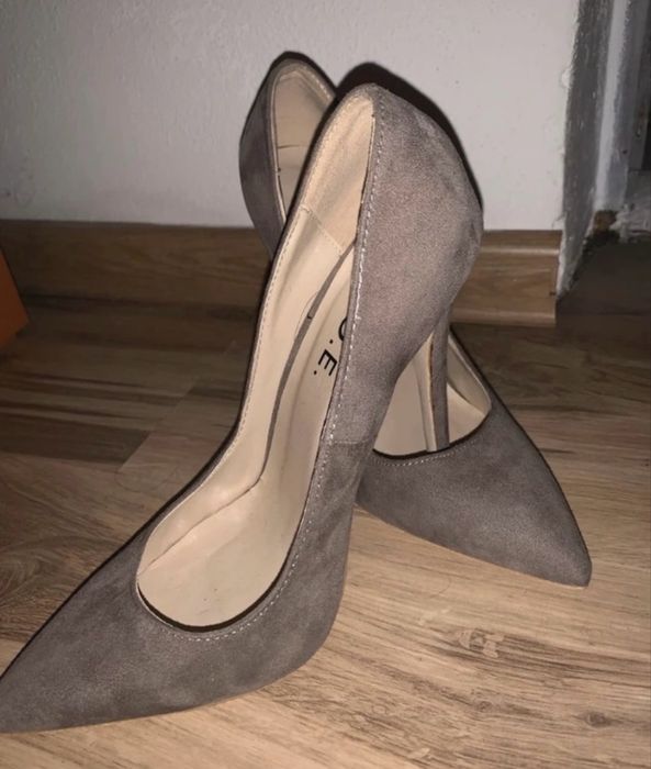 Pantofi stiletto cu toc