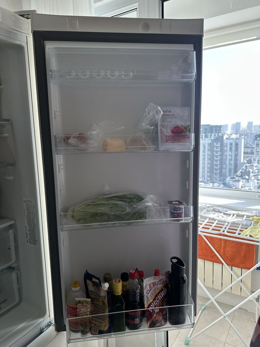 Холодильник Hotpoin Ariston