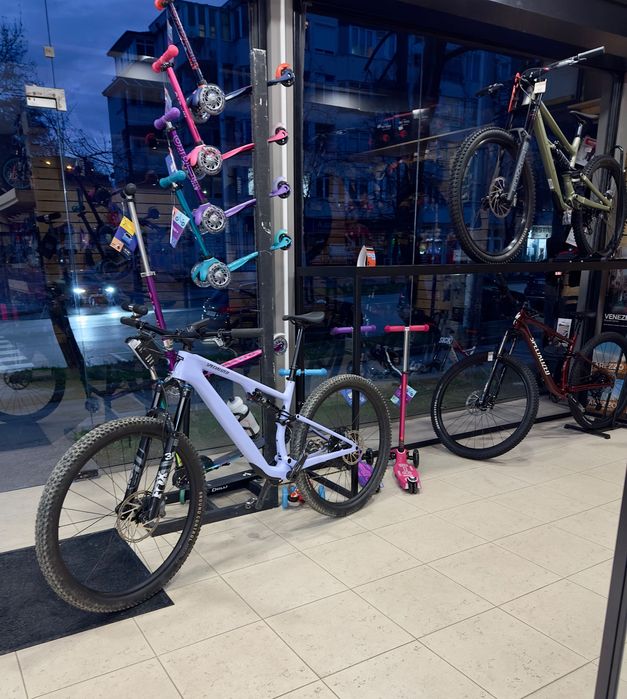 Specialized Epic EVO 8 – ~12.3 кг, състезателно, обслужено