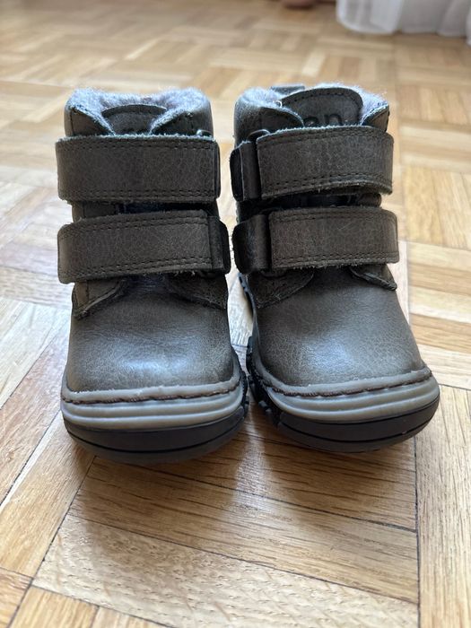 Papuci imblaniti pentru baieti, mărimea 20 si 21, 70 lei 2 perechi