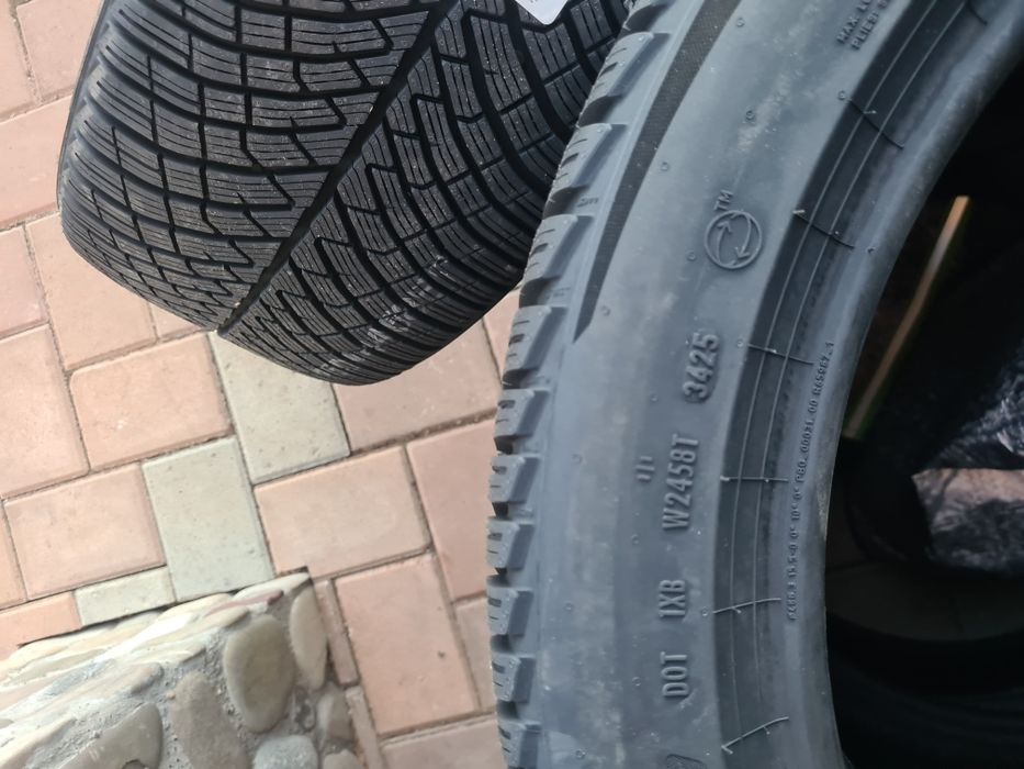 Vand 4 cauciucuri NOI  PIRELI  245/45/19 și 2 buc HANKOK  235/55/19  N