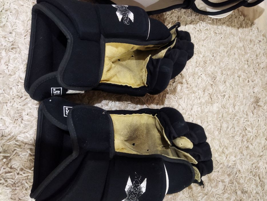 Продам хоккейную форму