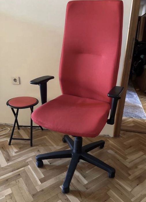 Офис стол:Dormeas smart, червен