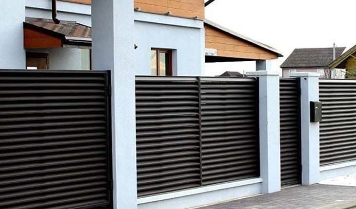 Vand garduri si porti