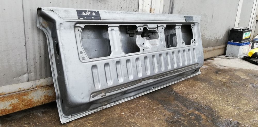 2 броя заден капак/врата от багажник пикап Mitsubishi L200 ClearTec