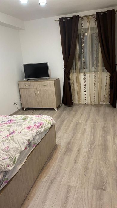 Inchiriez apartament