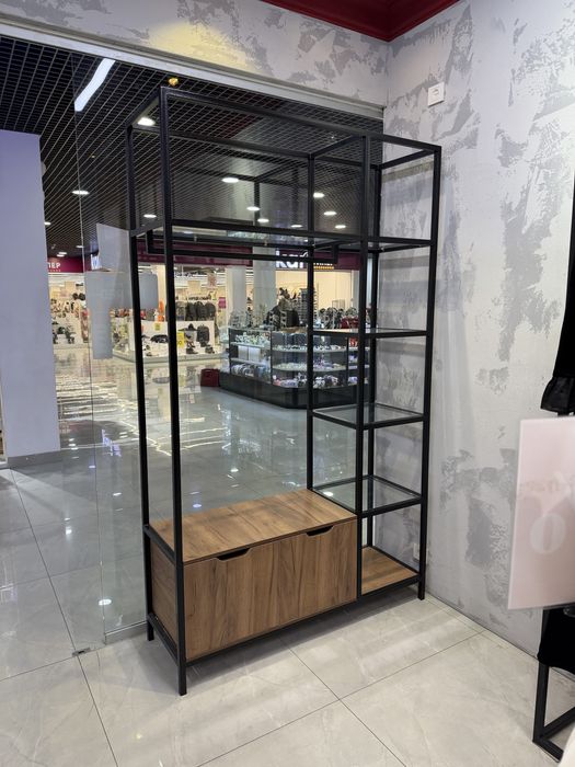 Мебель для магазина одежды