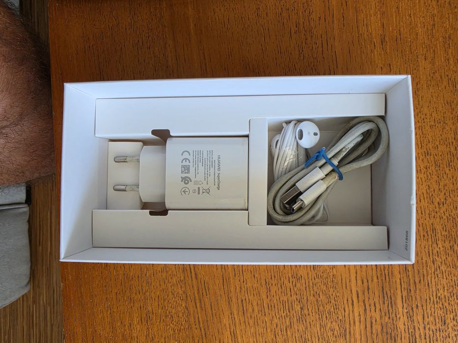 Продавам Huawei nova 5t.