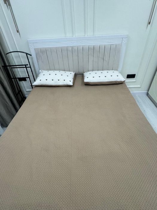 Двухспальный кровать