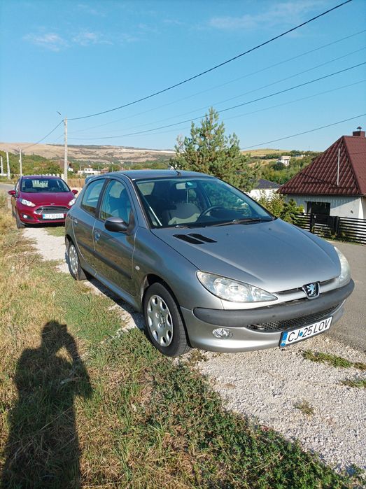 Vând Peugeot 206 înmatriculat,