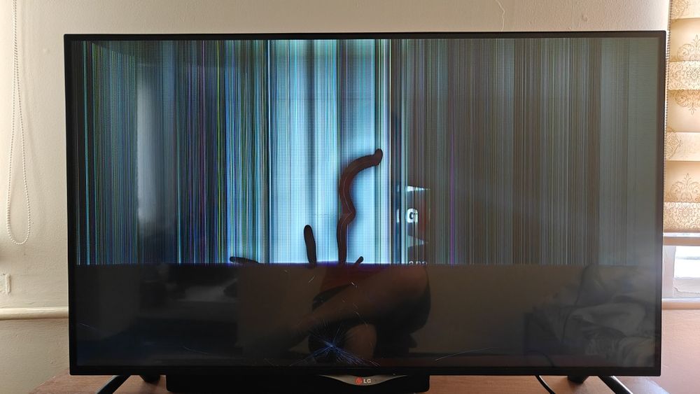 Телевизор LG 42" 42UB820V