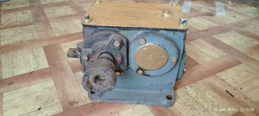 Редуктор 2в1 новый 3 миллион 40 /1,,, 100/1