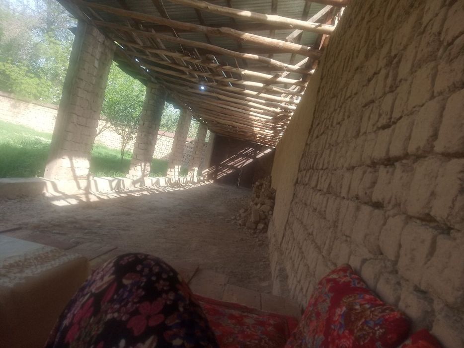 Продаётся дом в г.Чирчик по ул. Туркистанская.