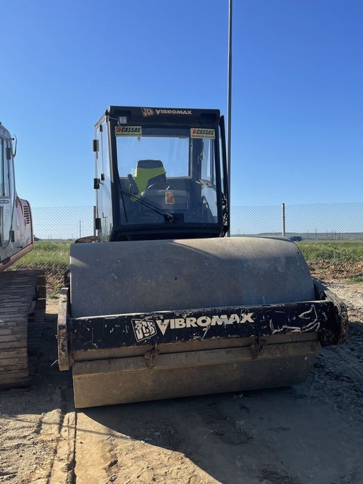 Inchiriez Cilindru Compactor JCB