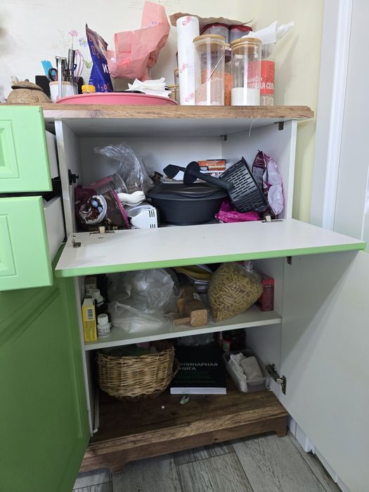 Комот зеленого цвета