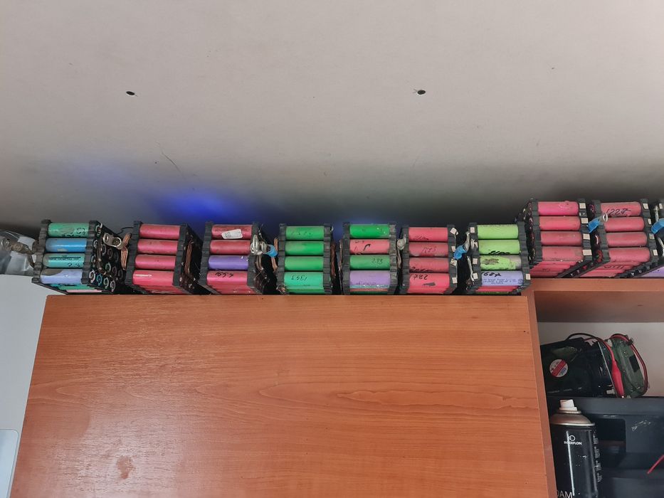 baterii stocare   module  celule