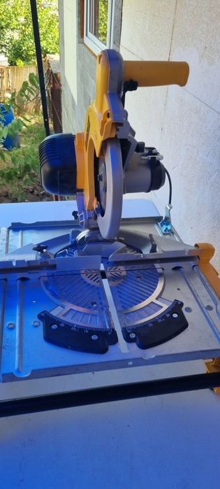 Circular DEWALT DW 743 N 2000 W