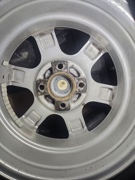 Jante aliaj R14 cu anvelope vara