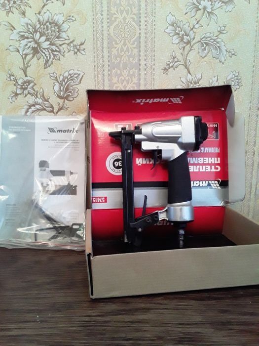 Степлер пневматический