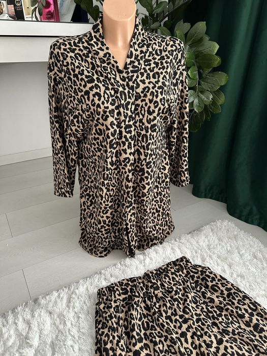 Jerseu animal print marimea L