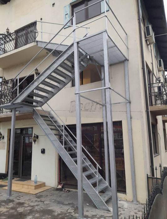 Scări de exterior galvanizate industriale