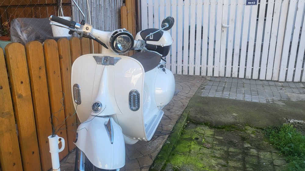 Електрически мотциклет тип Веспа