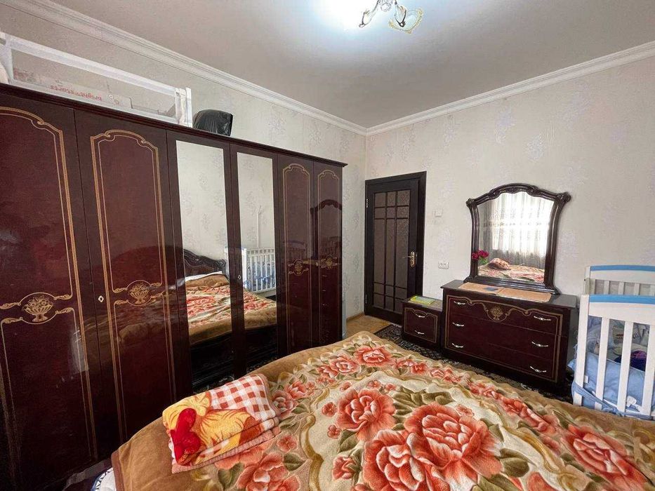 Юнусабад 8й квартал 4 комнатная 90 кв.м