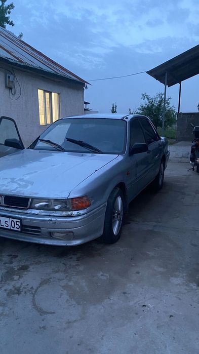 Mitsubishi Galant