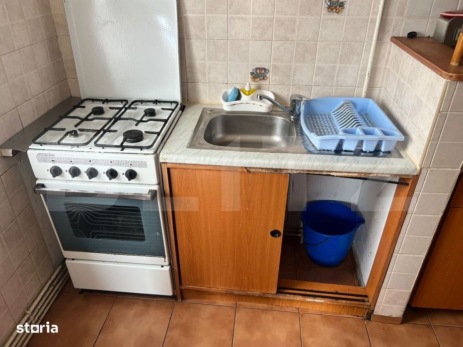 Apartament 3 camere, 70 mp, zona Tractorul