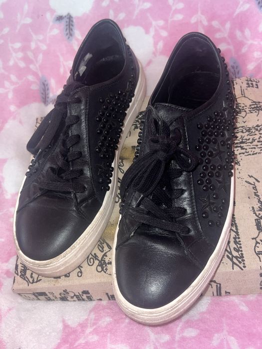 Tenisi piele naturala