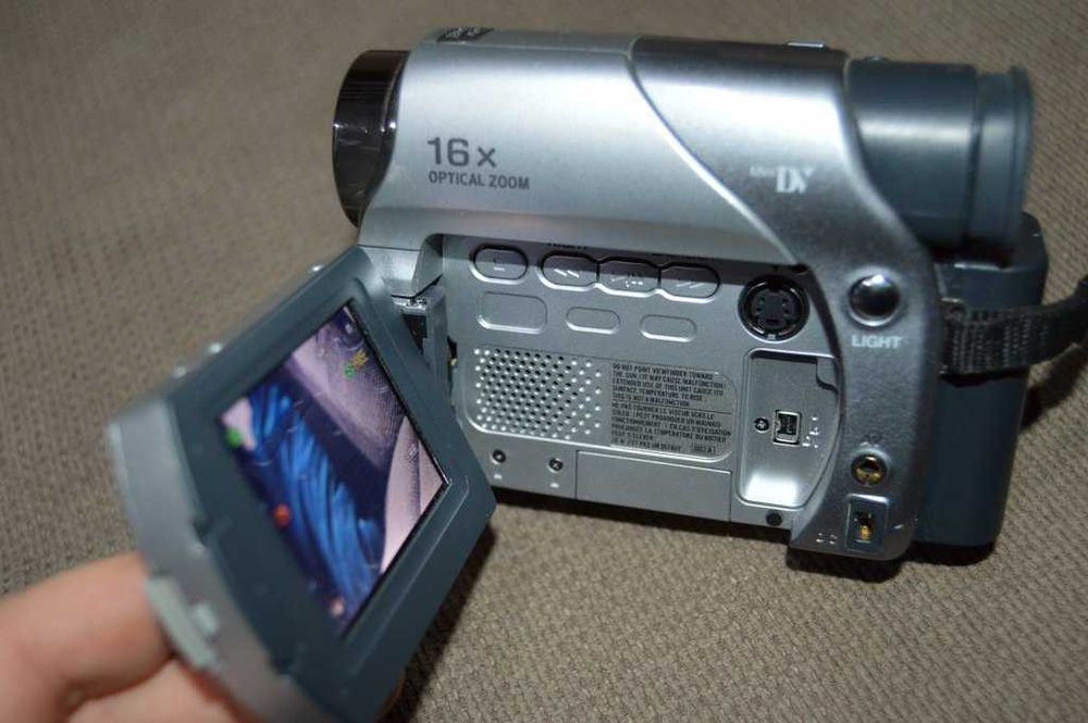 Camera video miniDV JVC GR-D23E