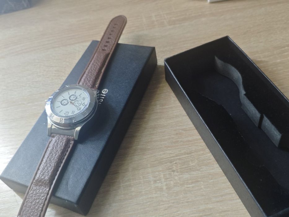 Часы-электрозажигалка