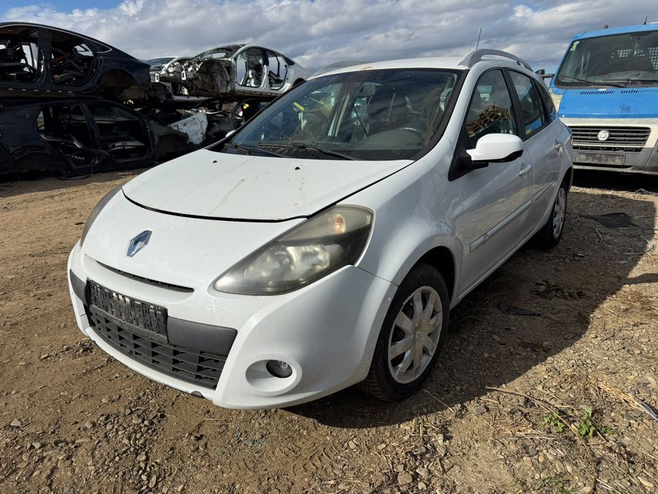 Dezmembrez Renault clio 3 facelift break alb 2012 1.5 dci K9K770 volan stanga
