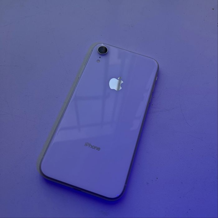 iPhone XR 64 GB (белый)