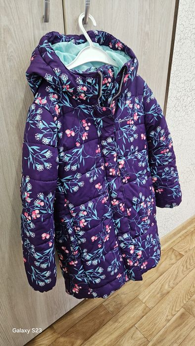 Продам куртку для девочки