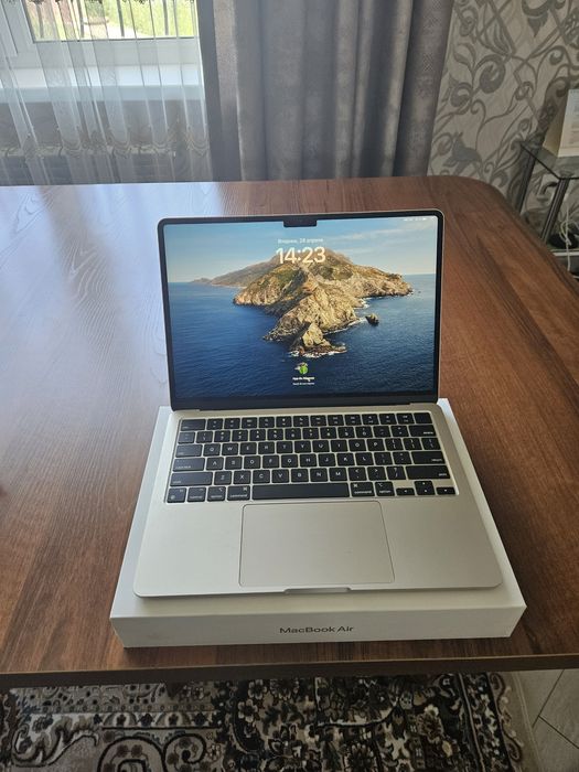 Macbook air M3 13д