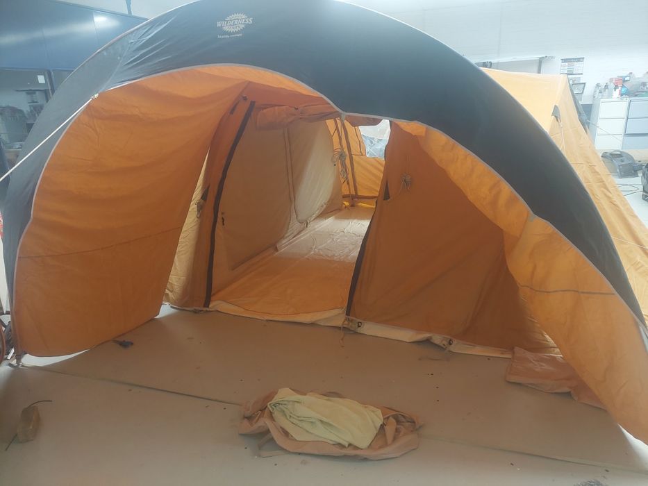 Палатка осемместна