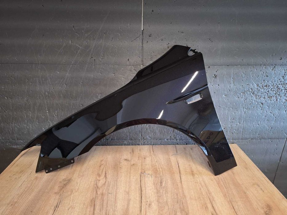 Aripa Fata Stanga Mitsubishi Lancer An 2004-2008 (X04A (Negru))