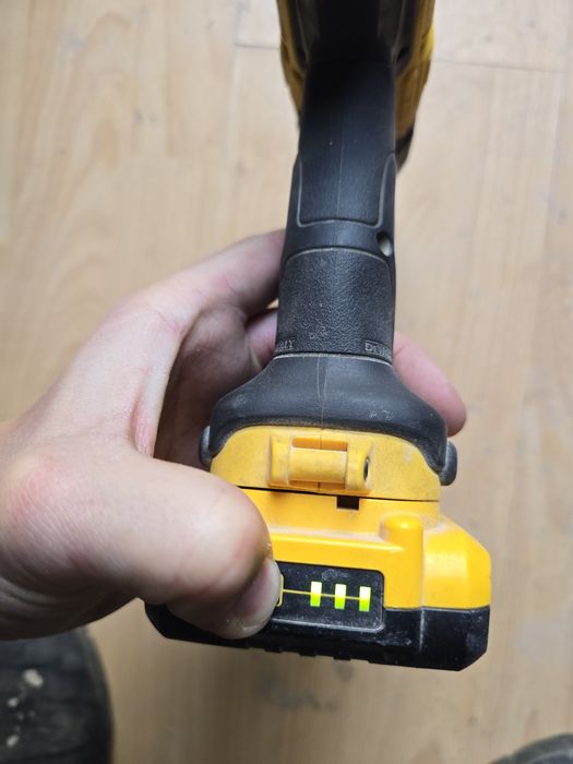 Vand filetanta  DeWalt DCD776