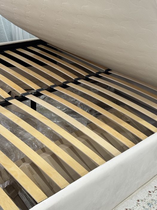 Продам кровать 180х200