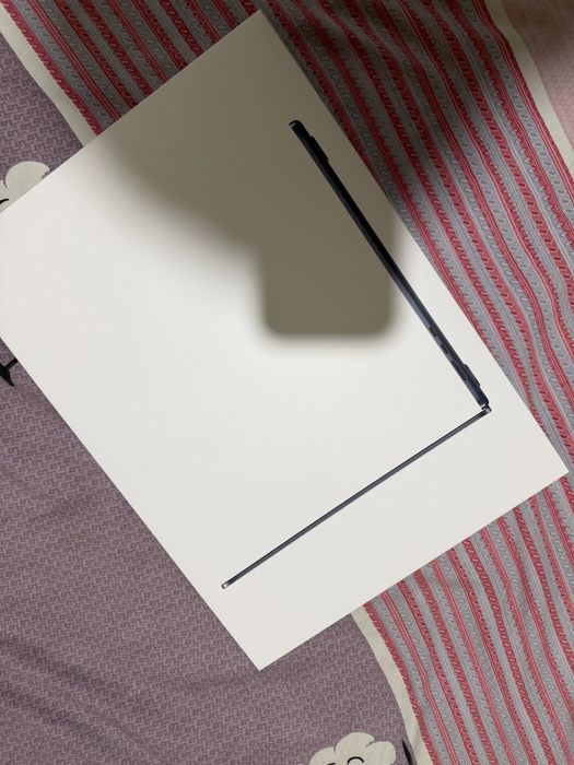 Mcbook air 15 m4 2025 sigilat