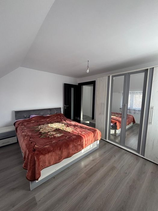 Închiriez apartament