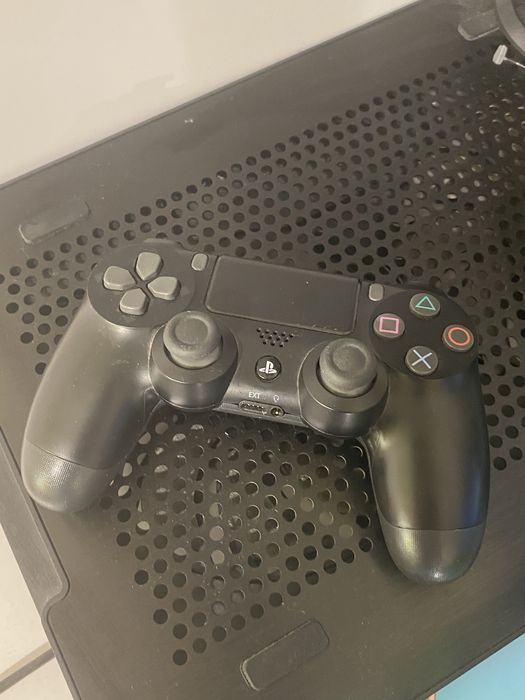 PS4 Slim 500GB cu maneta