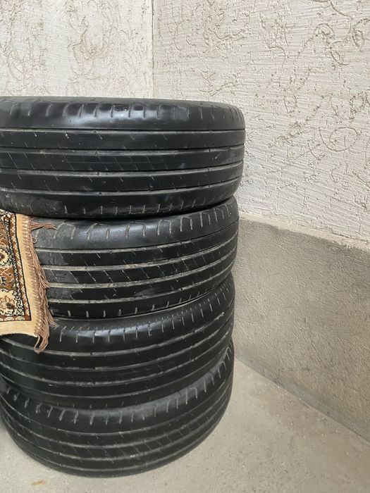 Продам диск  R17 с шинами зима  / лето