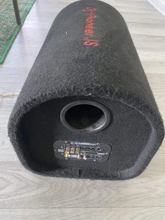 Продам Pioneer сабвуфер
