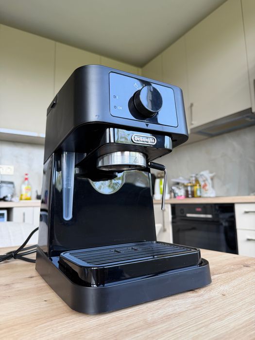 Кафе машина DeLonghi EC230.BK