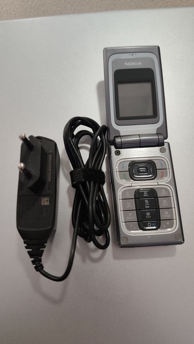 Nokia 7200 telefon de colecție