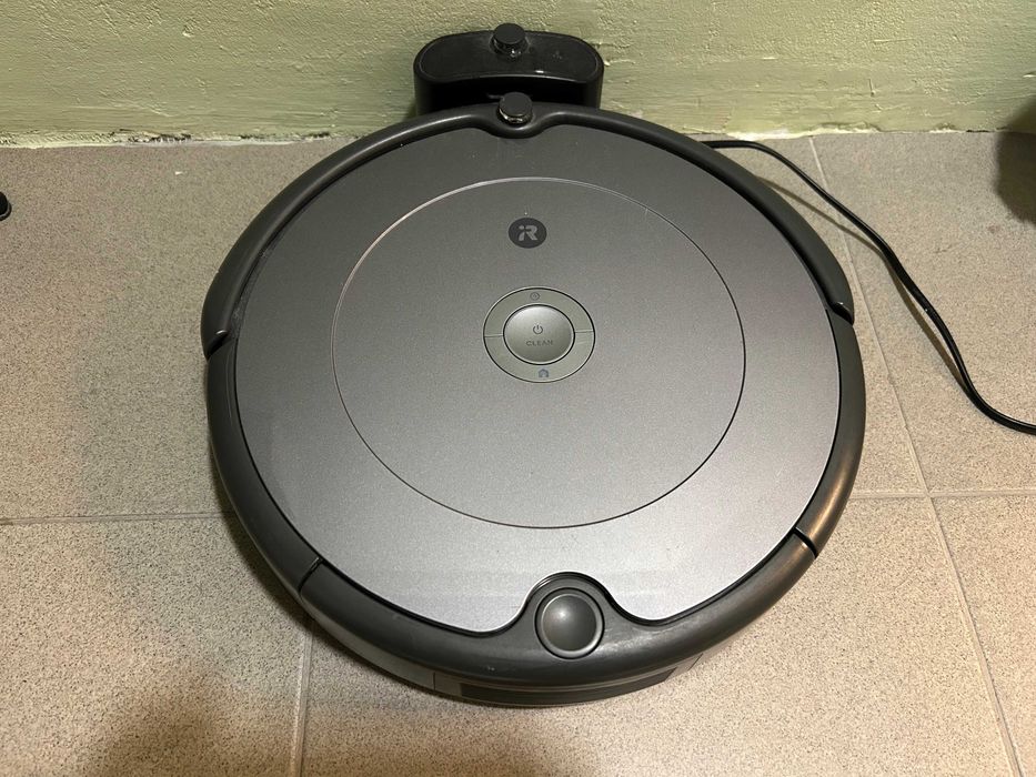 Прахосмукачка робот Roomba 693