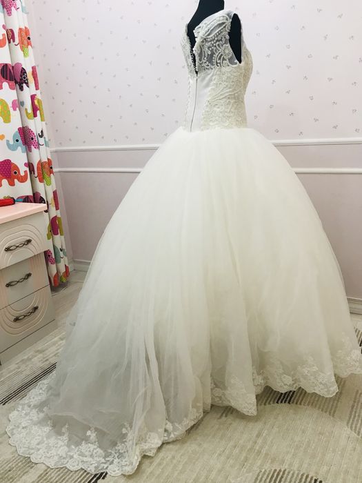 Шикарное свадебное платье